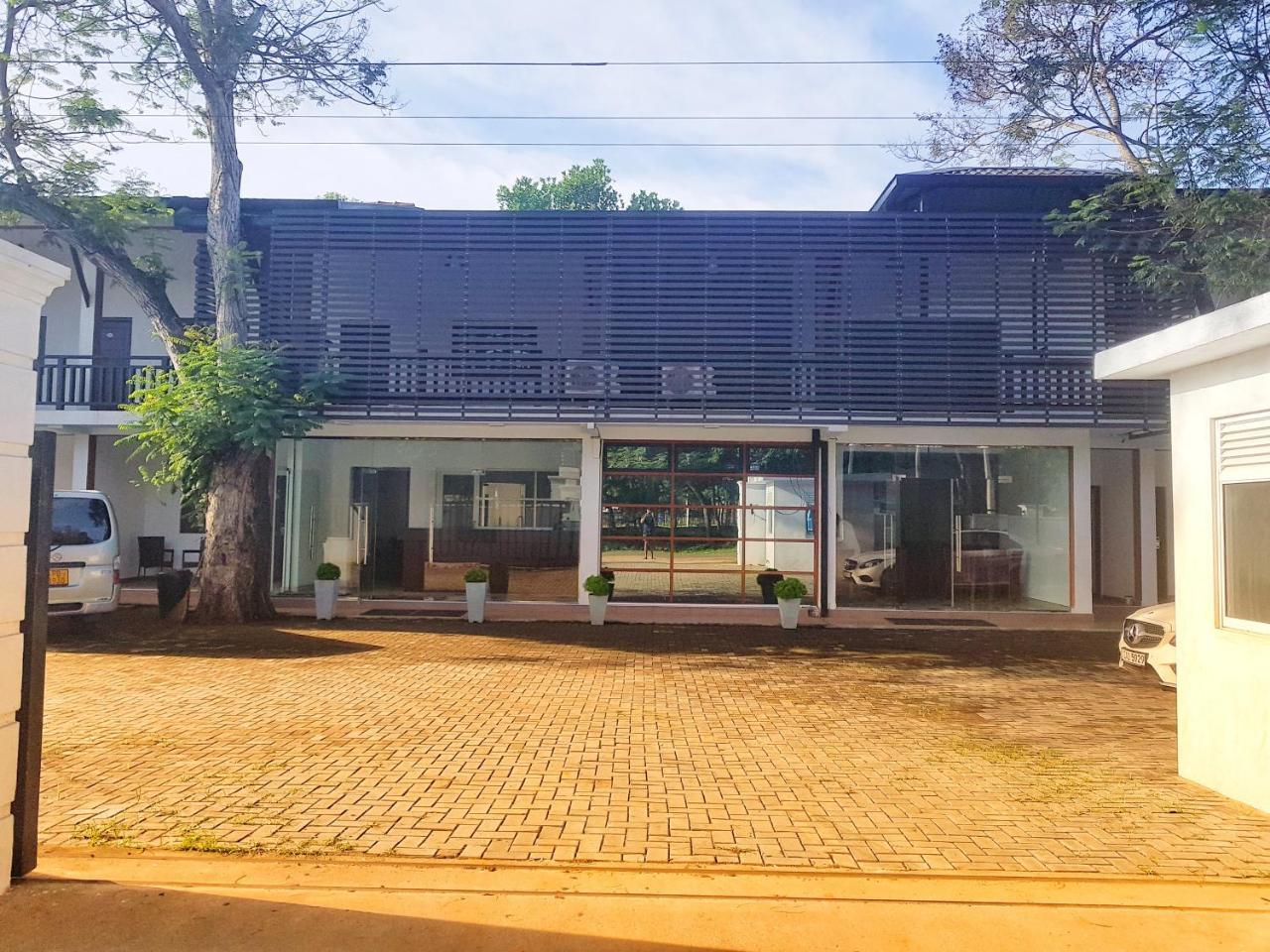 Livinya Holiday Resort Kataragama Ngoại thất bức ảnh
